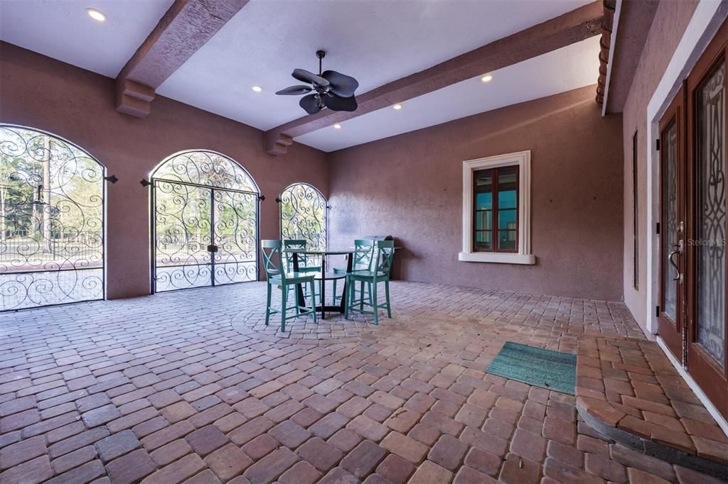 待售: $1,995,000 (5 贝兹, 5 浴室, 7136 平方英尺)