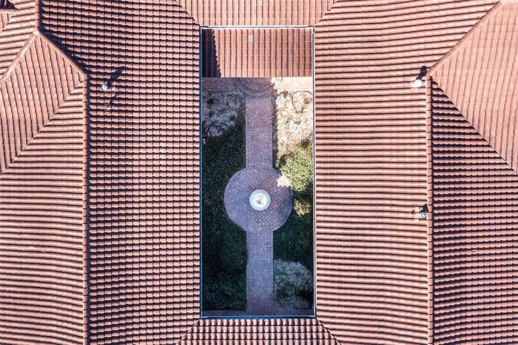 待售: $1,995,000 (5 贝兹, 5 浴室, 7136 平方英尺)