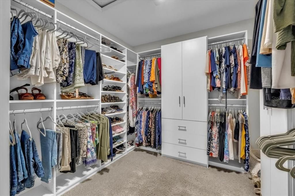 待售: $1,000,000 (3 贝兹, 2 浴室, 2439 平方英尺)