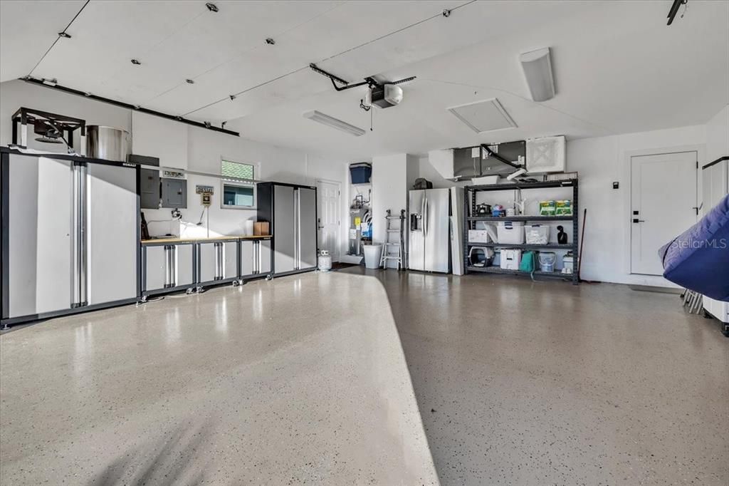 待售: $1,000,000 (3 贝兹, 2 浴室, 2439 平方英尺)