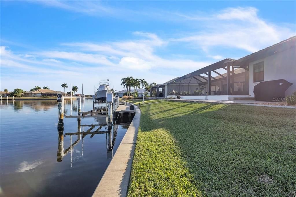 待售: $1,000,000 (3 贝兹, 2 浴室, 2439 平方英尺)