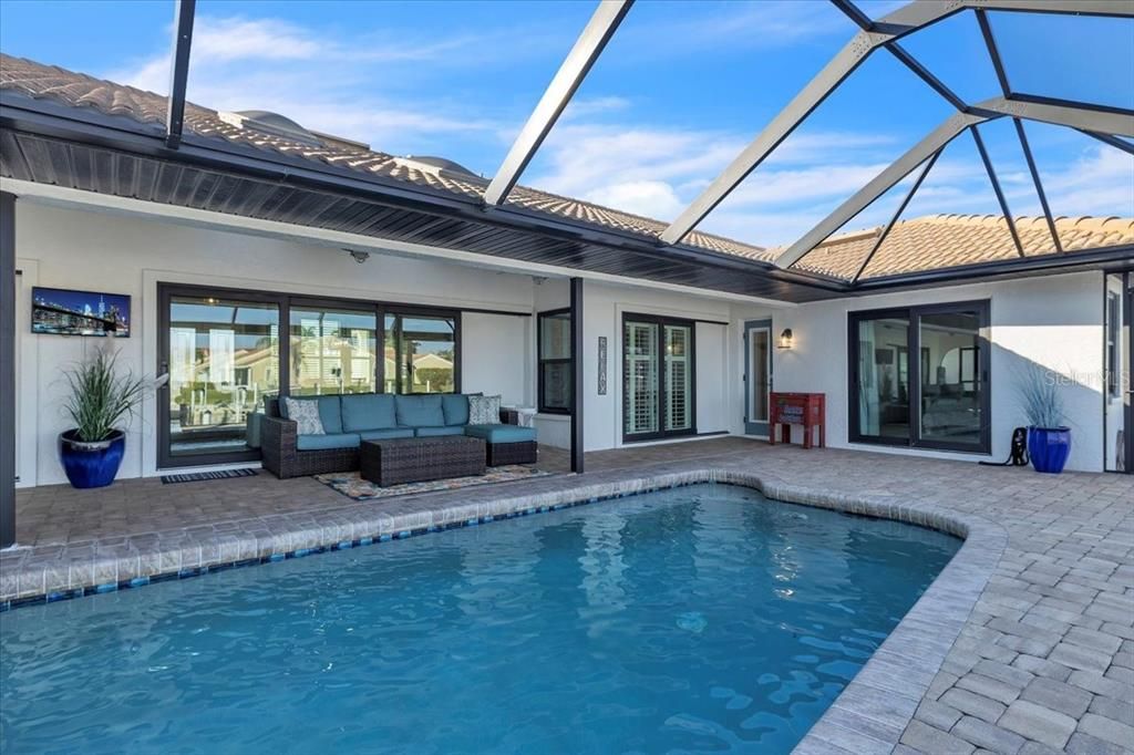 待售: $1,000,000 (3 贝兹, 2 浴室, 2439 平方英尺)