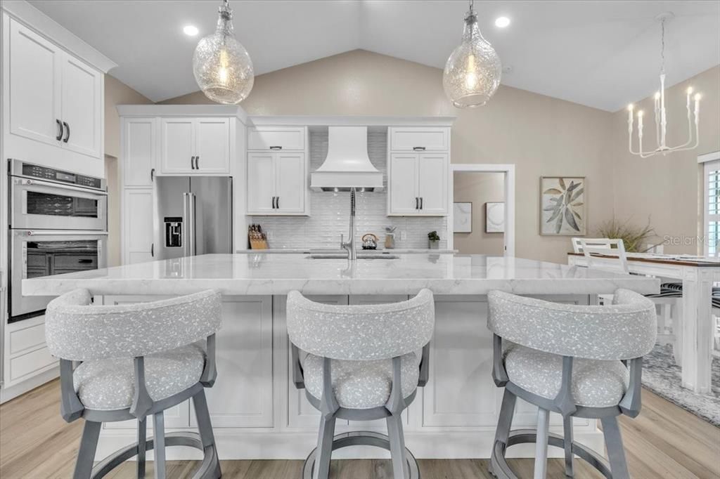 待售: $1,000,000 (3 贝兹, 2 浴室, 2439 平方英尺)