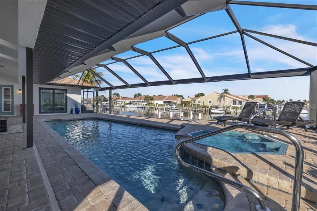 待售: $1,000,000 (3 贝兹, 2 浴室, 2439 平方英尺)