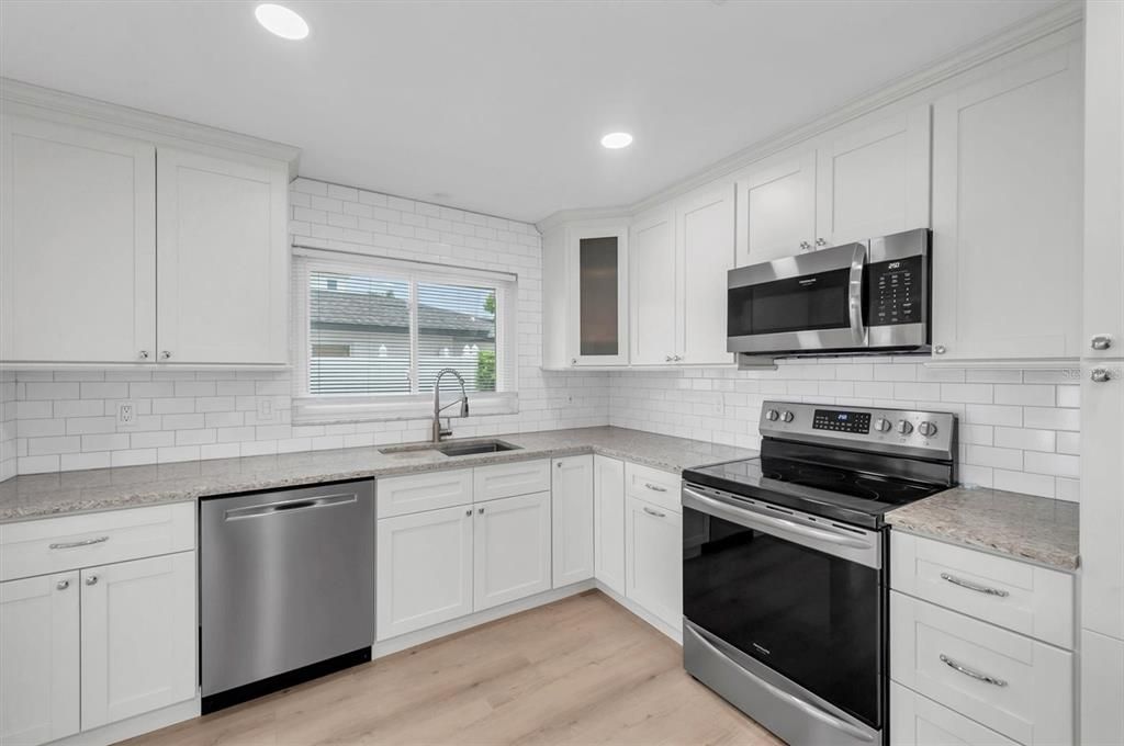 出租: $3,500 (2 贝兹, 2 浴室, 1497 平方英尺)