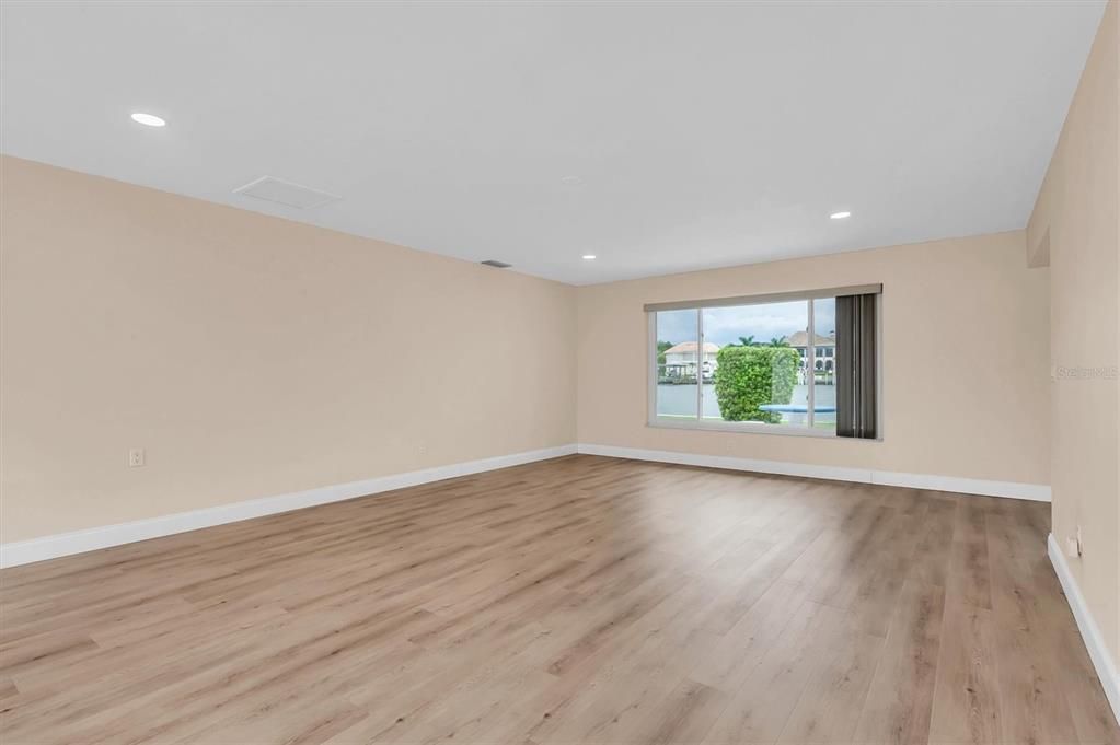 出租: $3,500 (2 贝兹, 2 浴室, 1497 平方英尺)