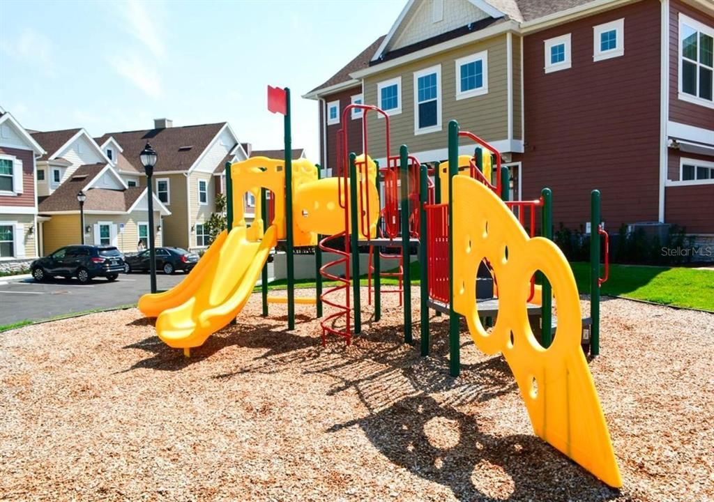 For Sale: $426,000 (3 beds, 3 baths, 1530 Square Feet)