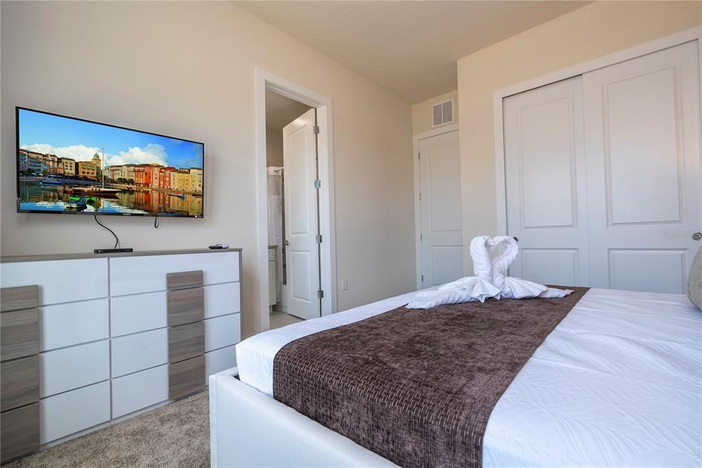 For Sale: $426,000 (3 beds, 3 baths, 1530 Square Feet)