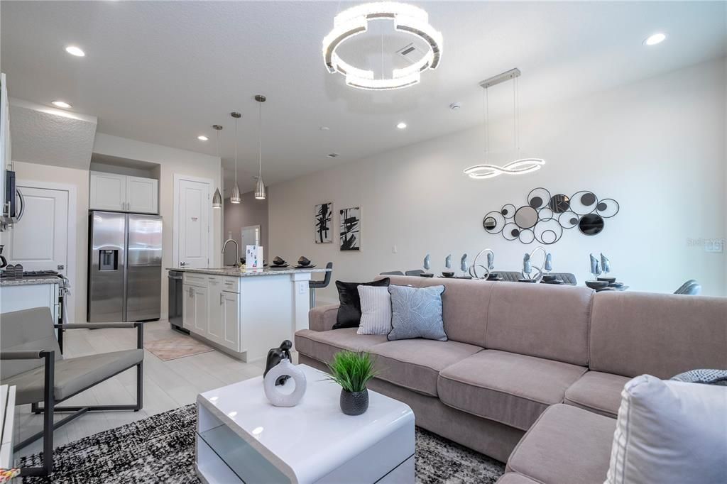 For Sale: $426,000 (3 beds, 3 baths, 1530 Square Feet)