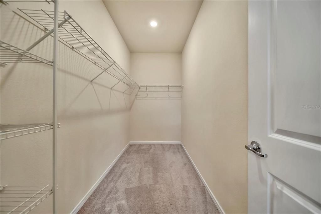 На продажу: $370,000 (4 спален, 2 ванн, 1580 Квадратных фут)