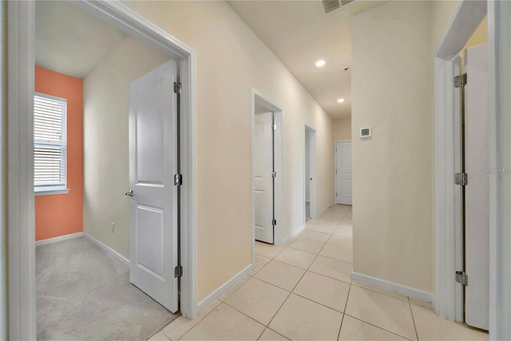 На продажу: $370,000 (4 спален, 2 ванн, 1580 Квадратных фут)