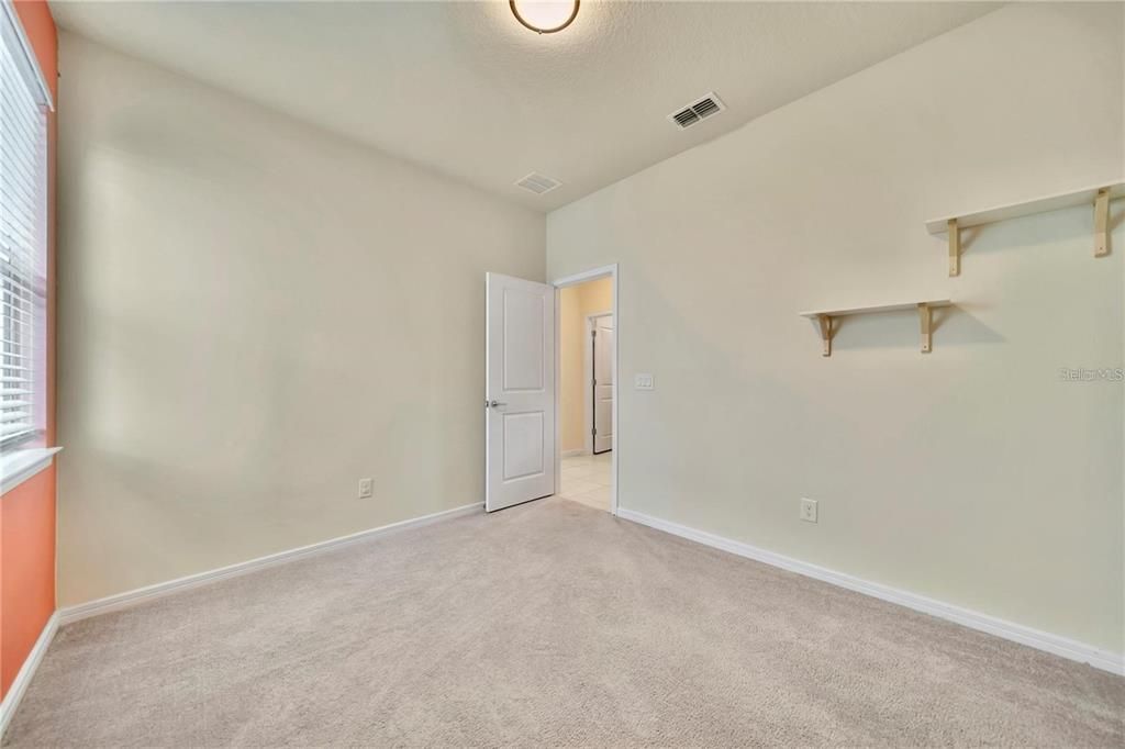 На продажу: $370,000 (4 спален, 2 ванн, 1580 Квадратных фут)