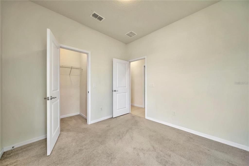 На продажу: $370,000 (4 спален, 2 ванн, 1580 Квадратных фут)