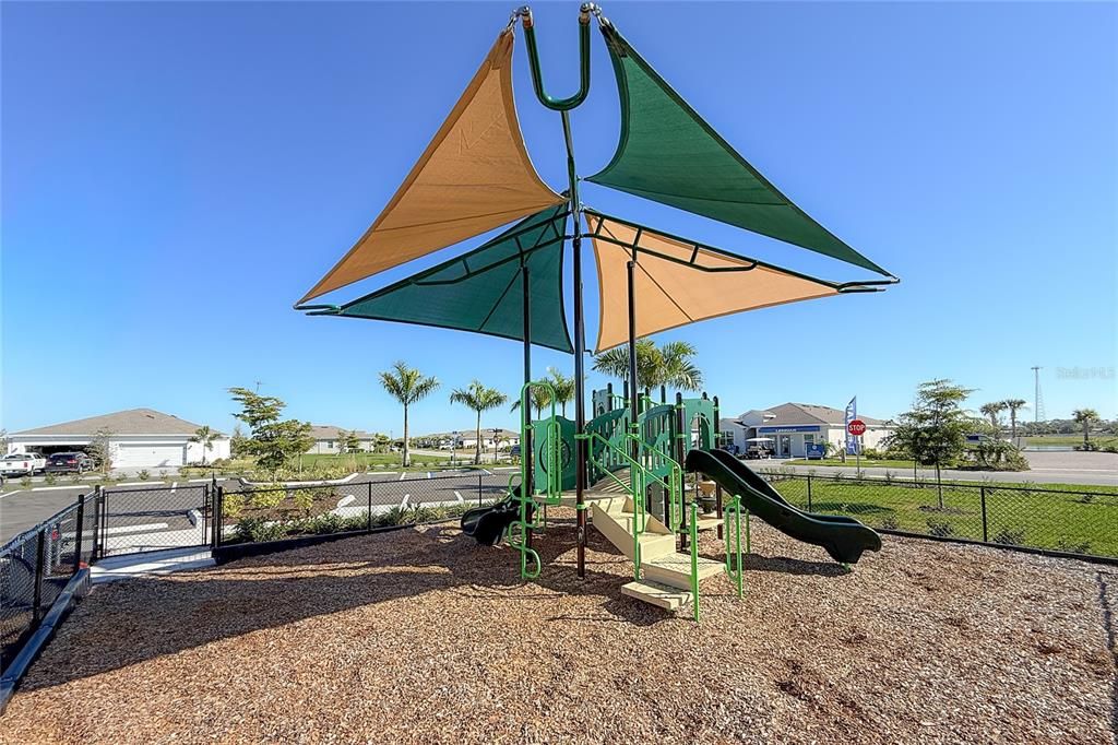 En Venta: $350,000 (4 camas, 3 baños, 1985 Pies cuadrados)