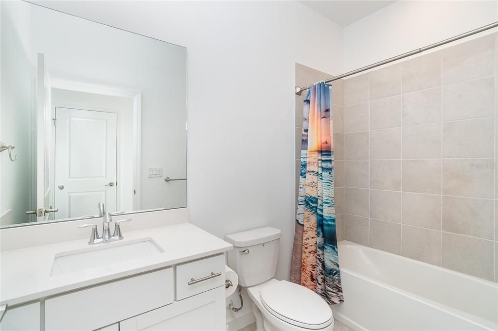 En Venta: $350,000 (4 camas, 3 baños, 1985 Pies cuadrados)