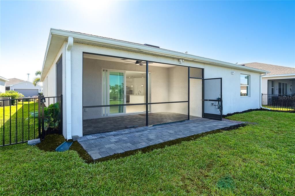 En Venta: $350,000 (4 camas, 3 baños, 1985 Pies cuadrados)