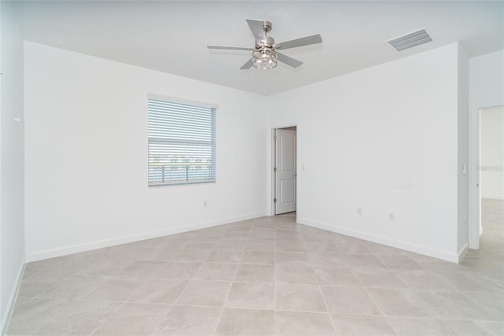 En Venta: $350,000 (4 camas, 3 baños, 1985 Pies cuadrados)