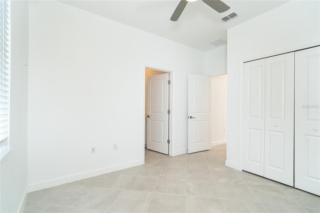 En Venta: $350,000 (4 camas, 3 baños, 1985 Pies cuadrados)