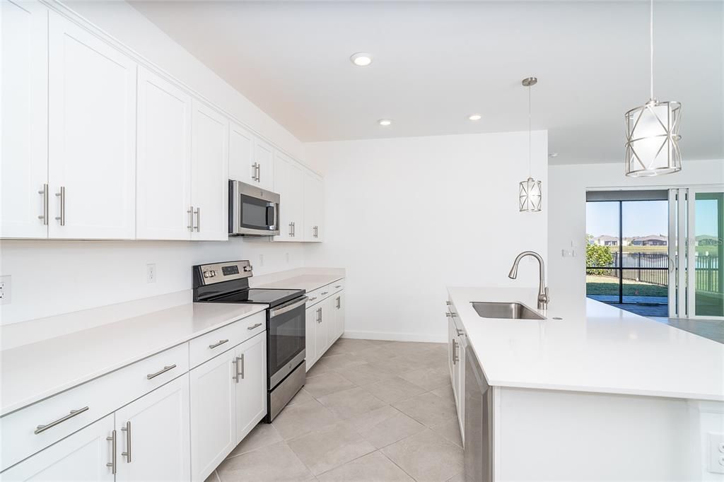 En Venta: $350,000 (4 camas, 3 baños, 1985 Pies cuadrados)