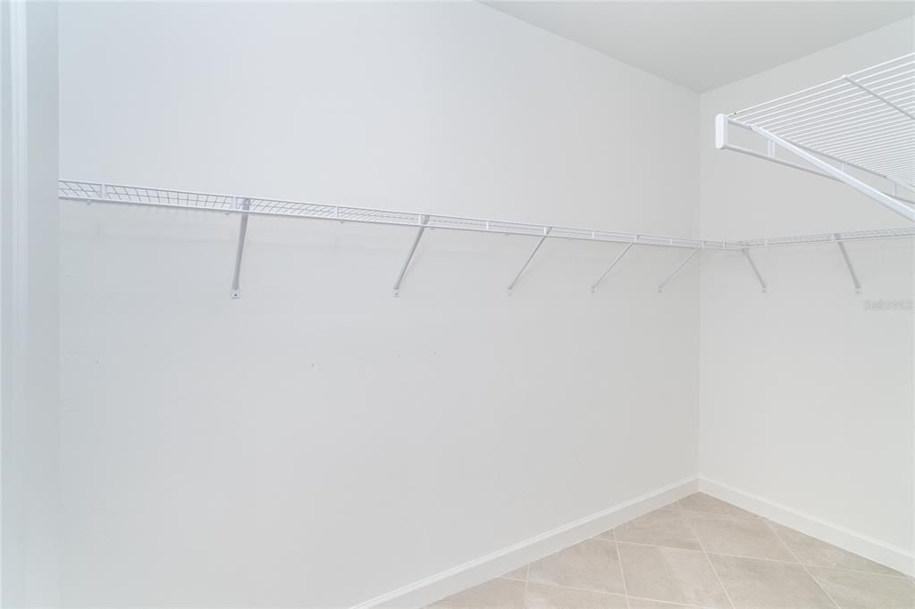 En Venta: $350,000 (4 camas, 3 baños, 1985 Pies cuadrados)