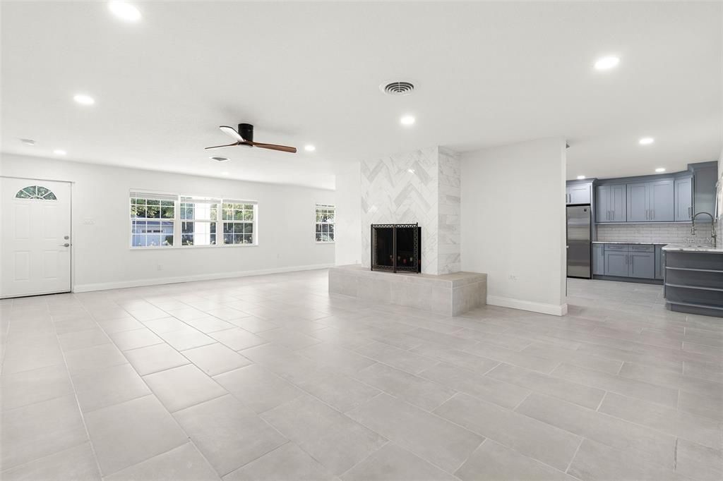 For Rent: $5,850 (4 beds, 3 baths, 2603 Square Feet)