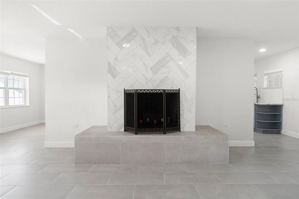 For Rent: $5,850 (4 beds, 3 baths, 2603 Square Feet)