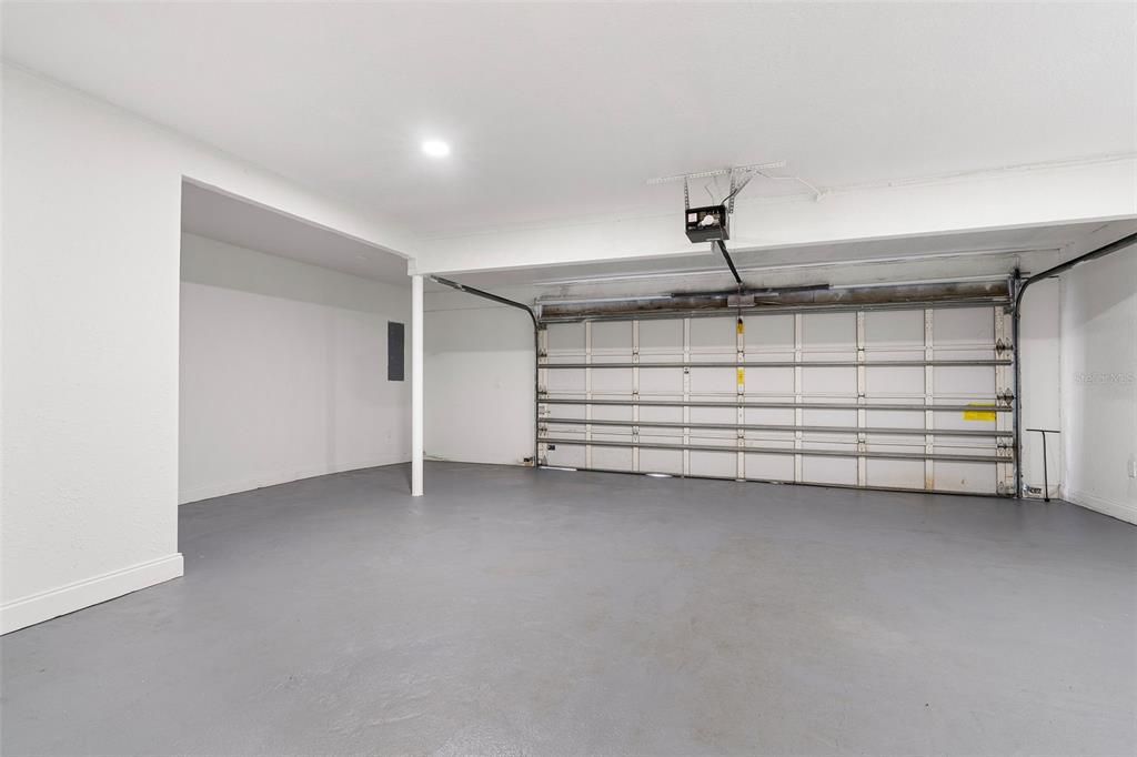 For Rent: $5,850 (4 beds, 3 baths, 2603 Square Feet)