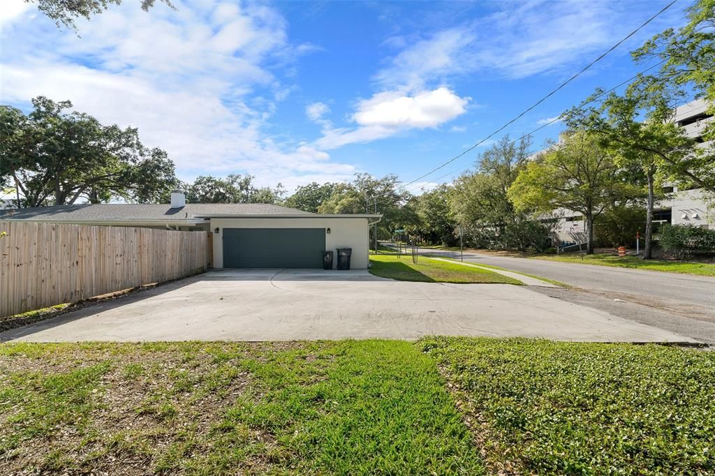 For Rent: $5,850 (4 beds, 3 baths, 2603 Square Feet)