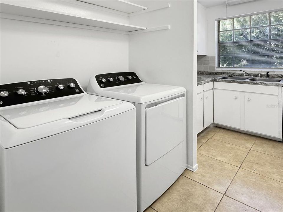 На продажу: $185,000 (0 спален, 0 ванн, 1206 Квадратных фут)