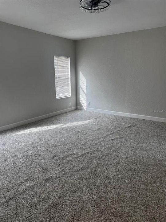 待售: $195,000 (3 贝兹, 2 浴室, 1820 平方英尺)