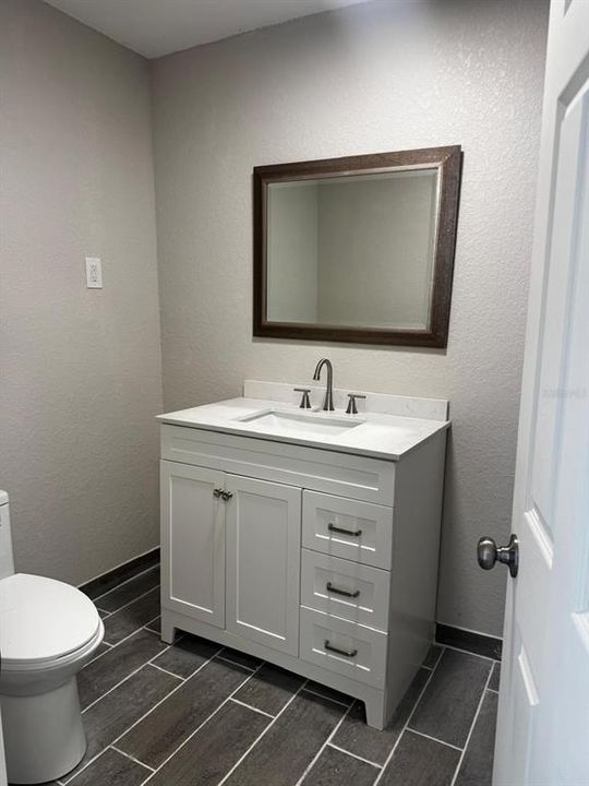 待售: $195,000 (3 贝兹, 2 浴室, 1820 平方英尺)