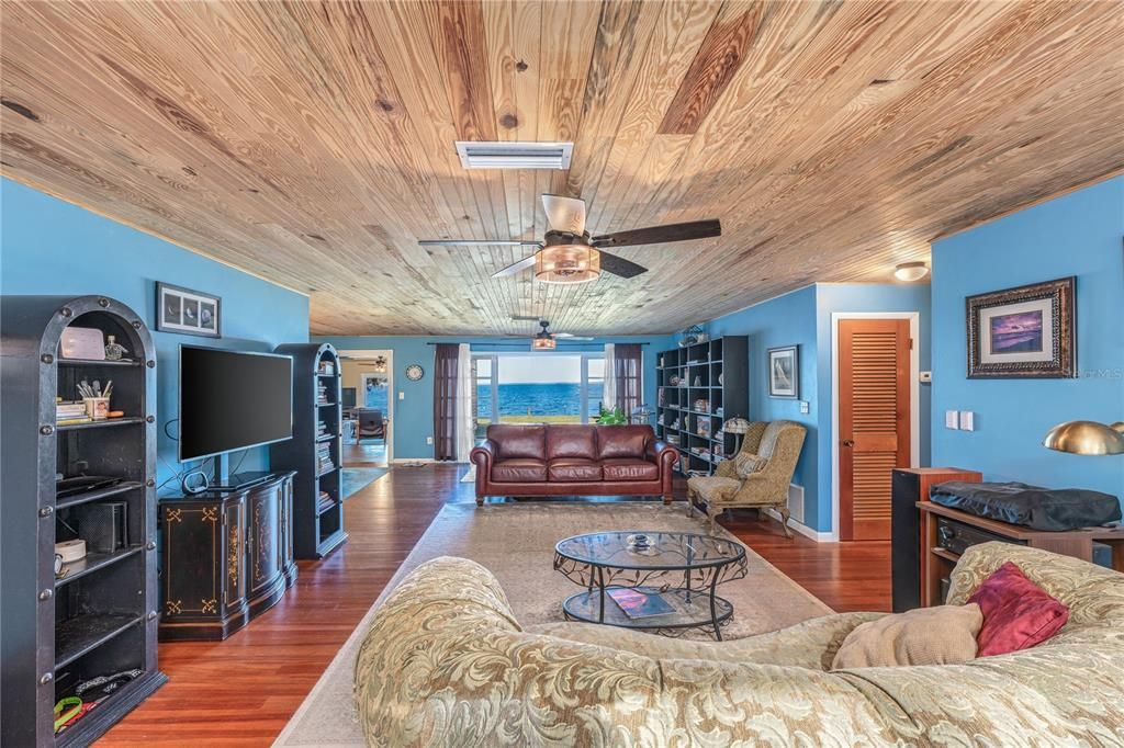 На продажу: $650,000 (3 спален, 3 ванн, 2247 Квадратных фут)