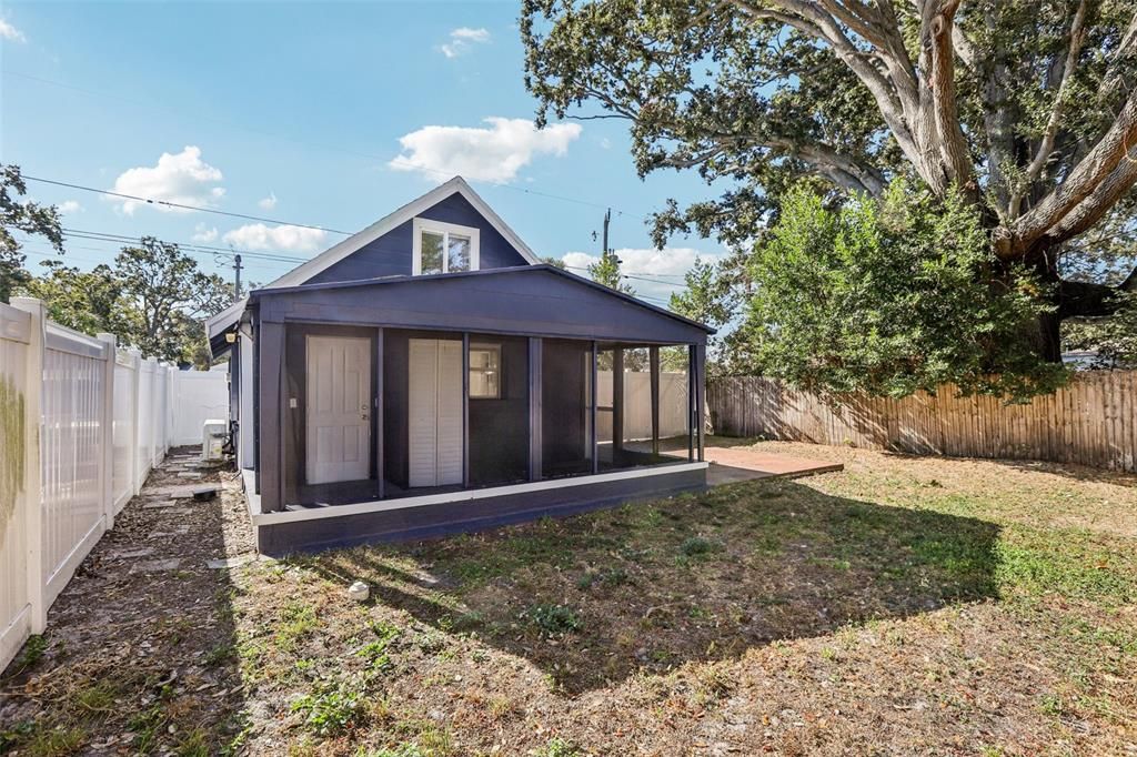 For Sale: $530,000 (4 beds, 3 baths, 1543 Square Feet)