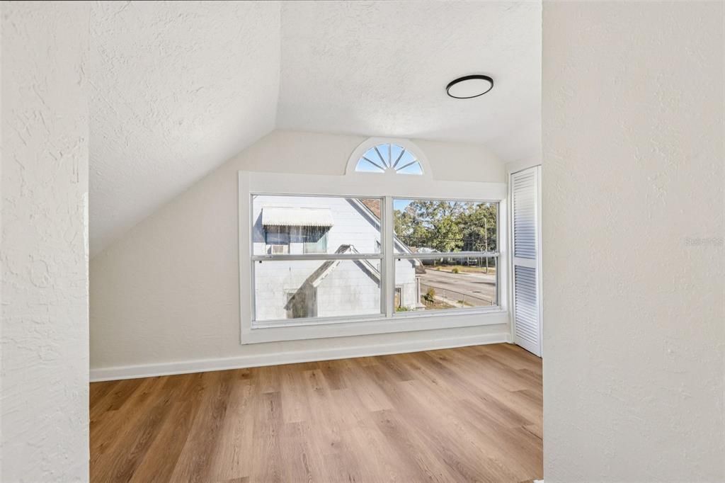 En Venta: $530,000 (4 camas, 3 baños, 1543 Pies cuadrados)