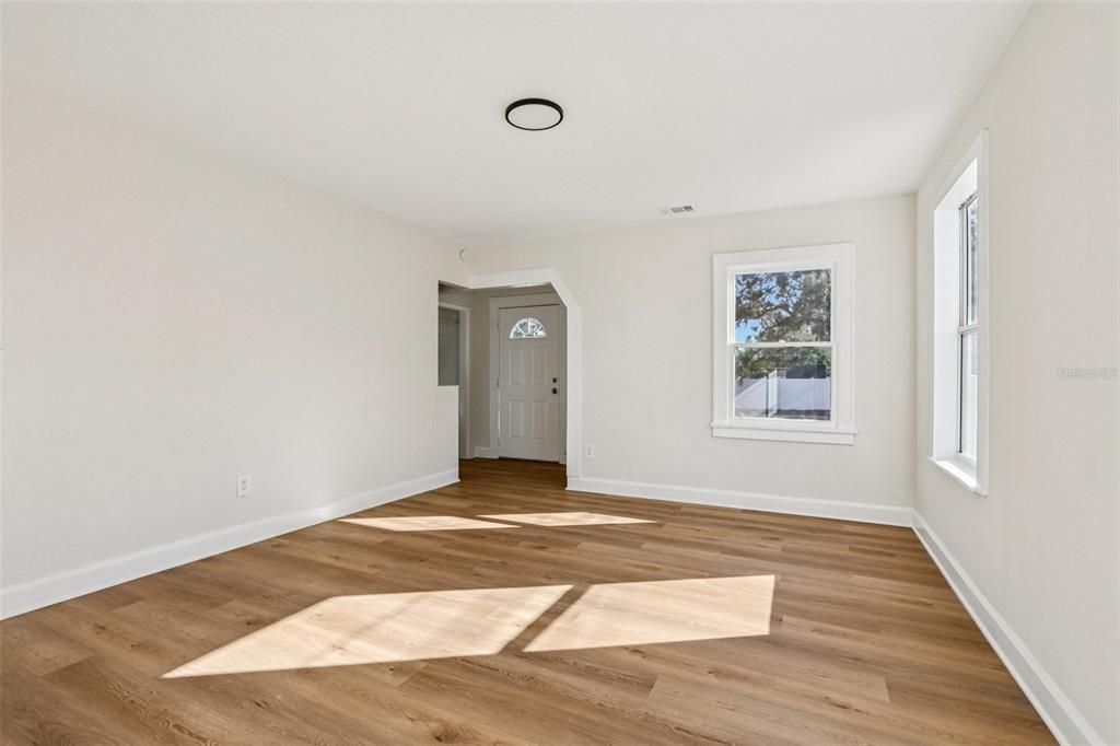 En Venta: $530,000 (4 camas, 3 baños, 1543 Pies cuadrados)