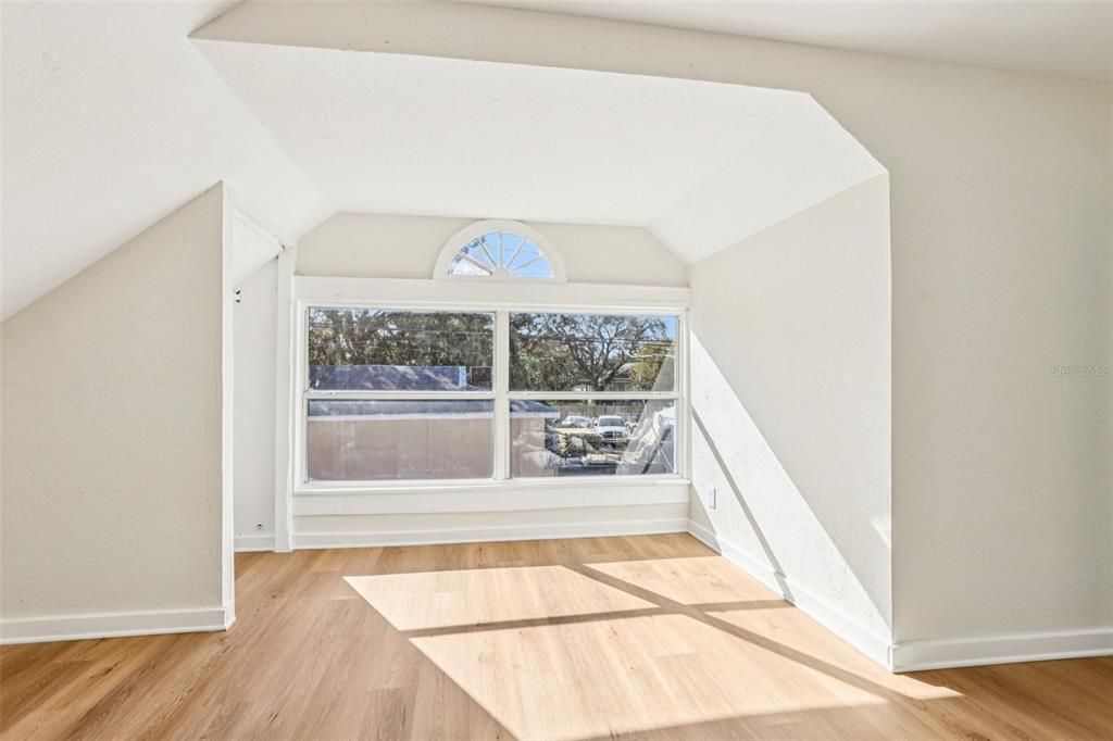 En Venta: $530,000 (4 camas, 3 baños, 1543 Pies cuadrados)