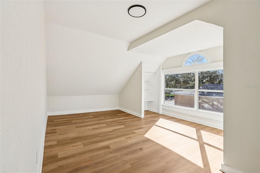 En Venta: $530,000 (4 camas, 3 baños, 1543 Pies cuadrados)