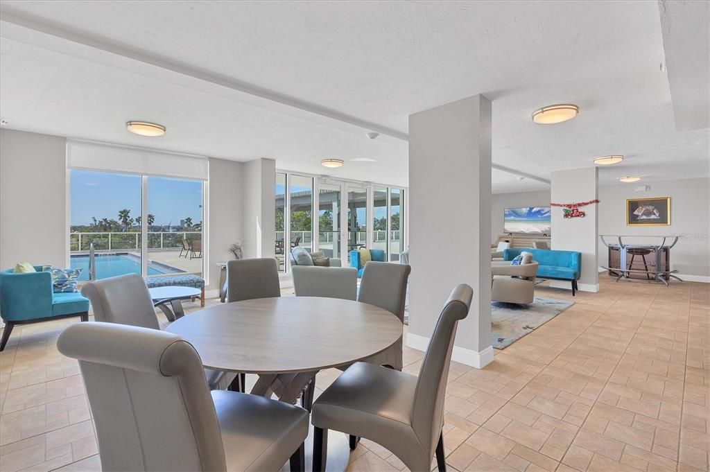 На продажу: $599,000 (2 спален, 2 ванн, 1200 Квадратных фут)