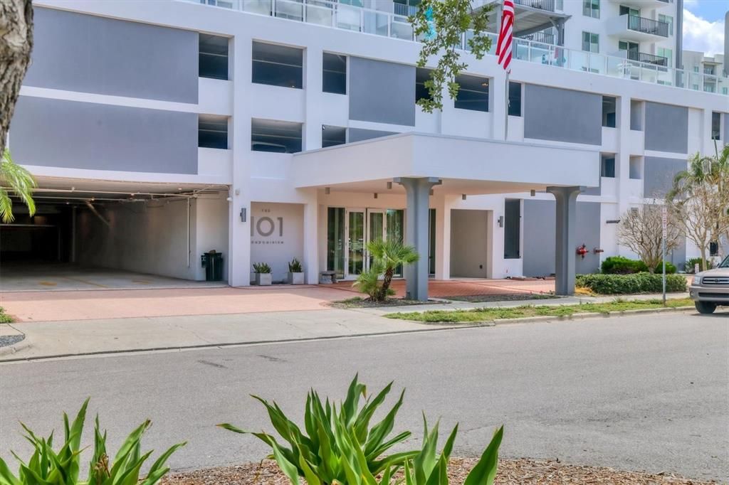 На продажу: $599,000 (2 спален, 2 ванн, 1200 Квадратных фут)