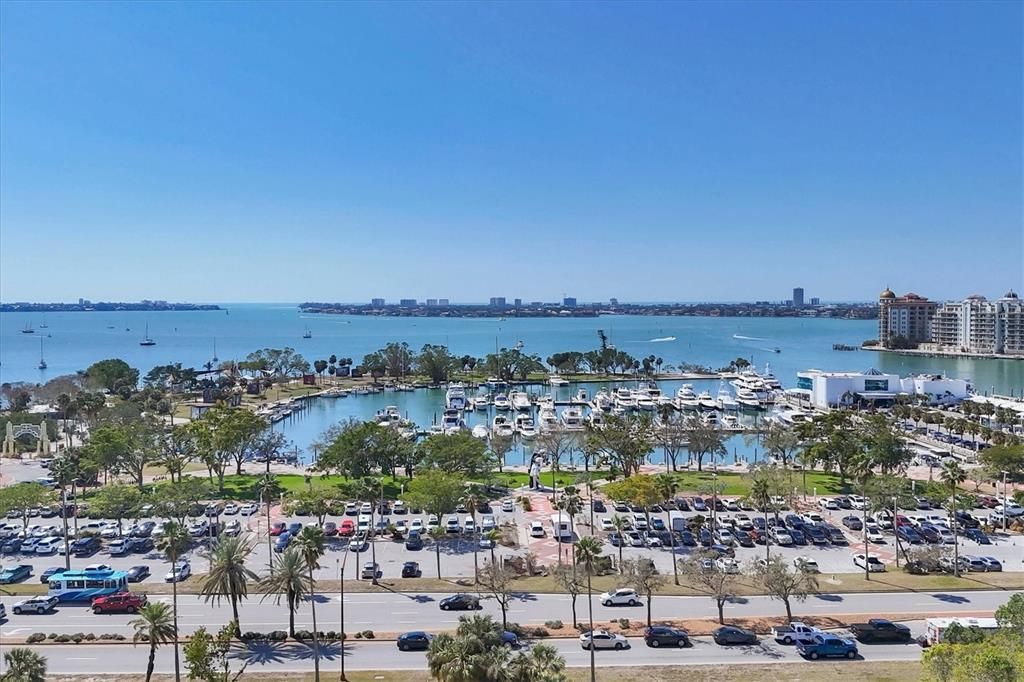 На продажу: $599,000 (2 спален, 2 ванн, 1200 Квадратных фут)