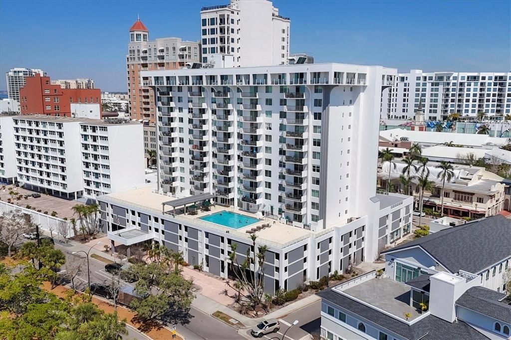 На продажу: $599,000 (2 спален, 2 ванн, 1200 Квадратных фут)