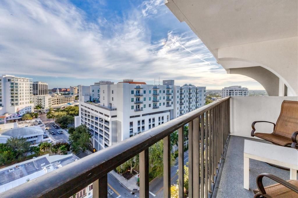 На продажу: $599,000 (2 спален, 2 ванн, 1200 Квадратных фут)