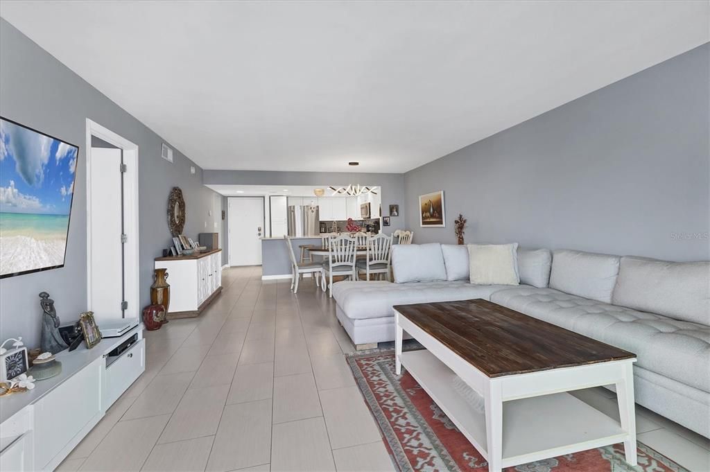 На продажу: $599,000 (2 спален, 2 ванн, 1200 Квадратных фут)