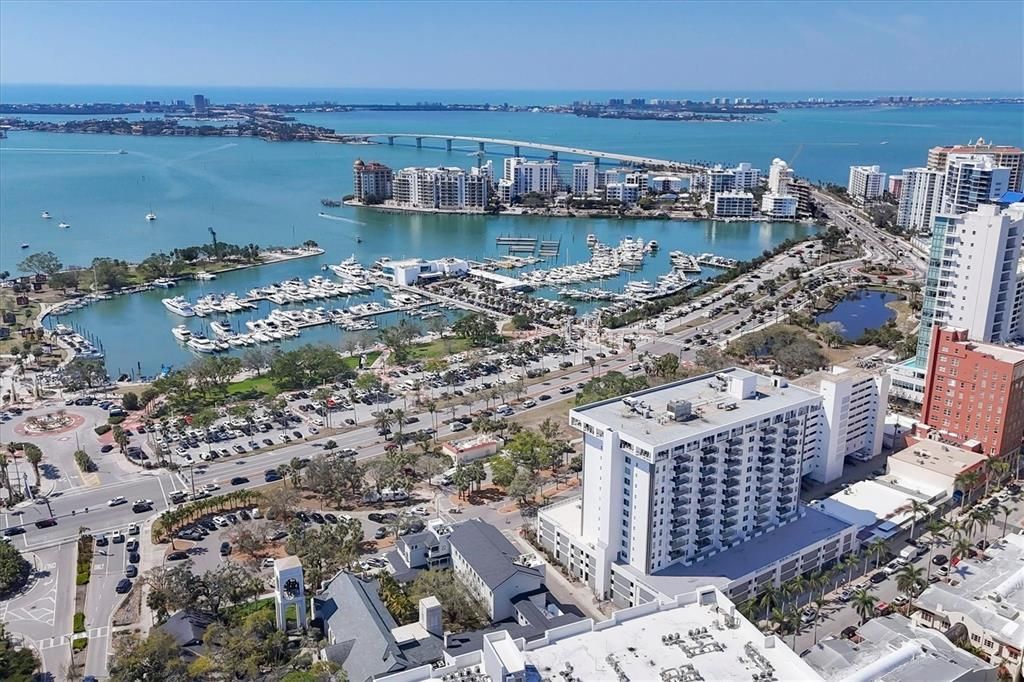 На продажу: $599,000 (2 спален, 2 ванн, 1200 Квадратных фут)