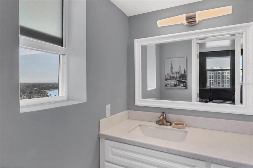 На продажу: $599,000 (2 спален, 2 ванн, 1200 Квадратных фут)