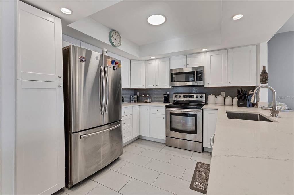 На продажу: $599,000 (2 спален, 2 ванн, 1200 Квадратных фут)