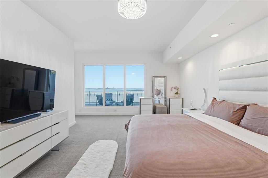 For Rent: $9,000 (3 beds, 3 baths, 2555 Square Feet)