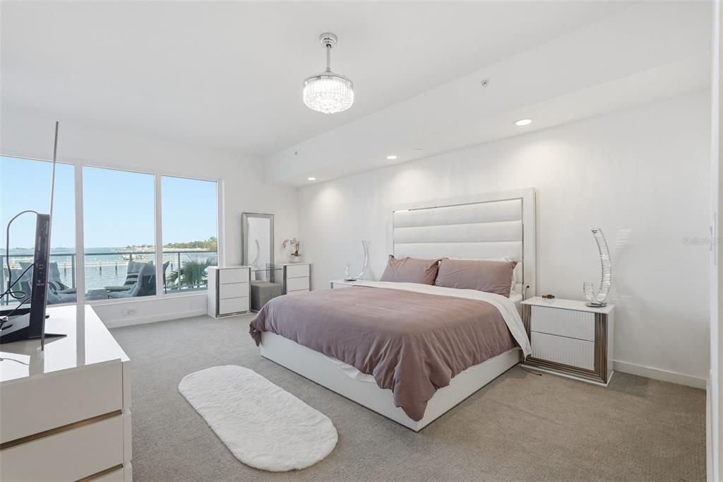 For Rent: $9,000 (3 beds, 3 baths, 2555 Square Feet)