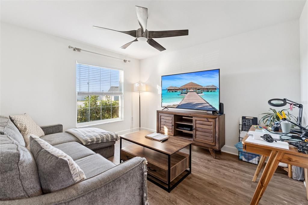 На продажу: $332,000 (3 спален, 2 ванн, 1834 Квадратных фут)