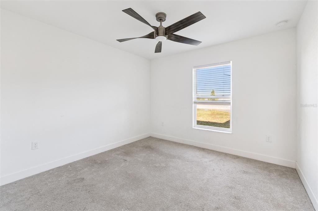 На продажу: $332,000 (3 спален, 2 ванн, 1834 Квадратных фут)